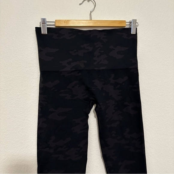 SPANX Look at Me Now Camo Leggings Seamless High Waisted Ankle Length Size XL - Picture 3 of 10